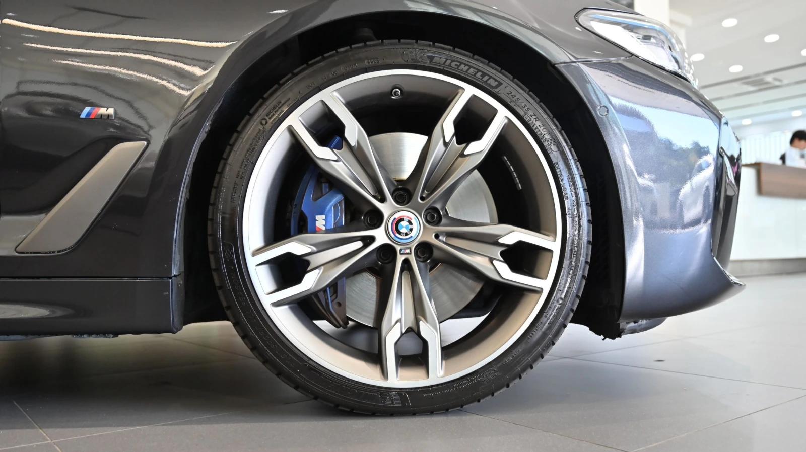 BMW 550 2023 M550 Xdrive* FULL MAXX, снимка 5 - Автомобили и джипове - 56310602