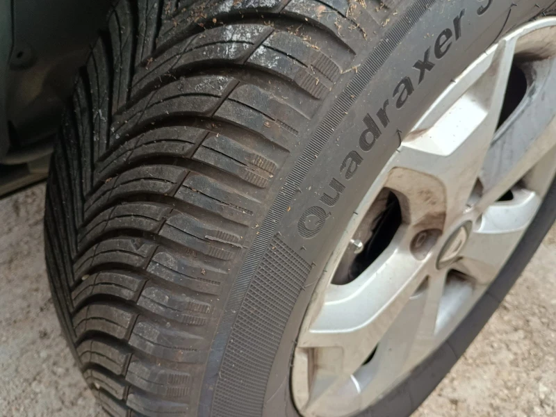 Dacia Duster 1.5D, снимка 12 - Автомобили и джипове - 53104397