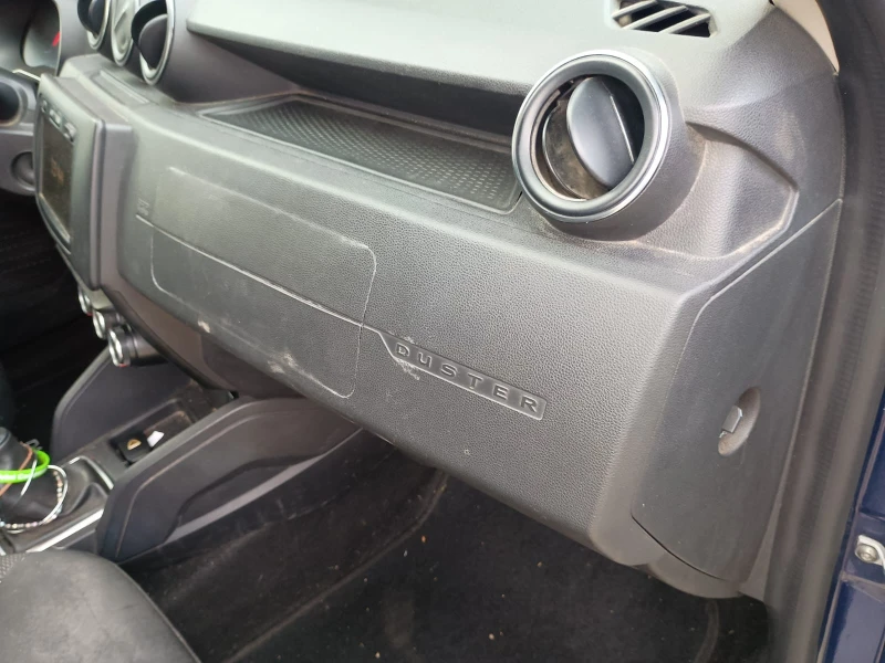 Dacia Duster 1.5D, снимка 10 - Автомобили и джипове - 53104397