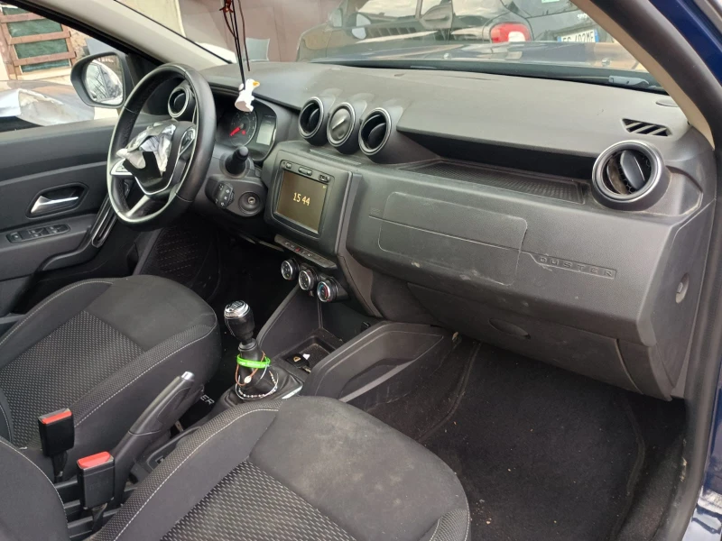 Dacia Duster 1.5D, снимка 9 - Автомобили и джипове - 53104397