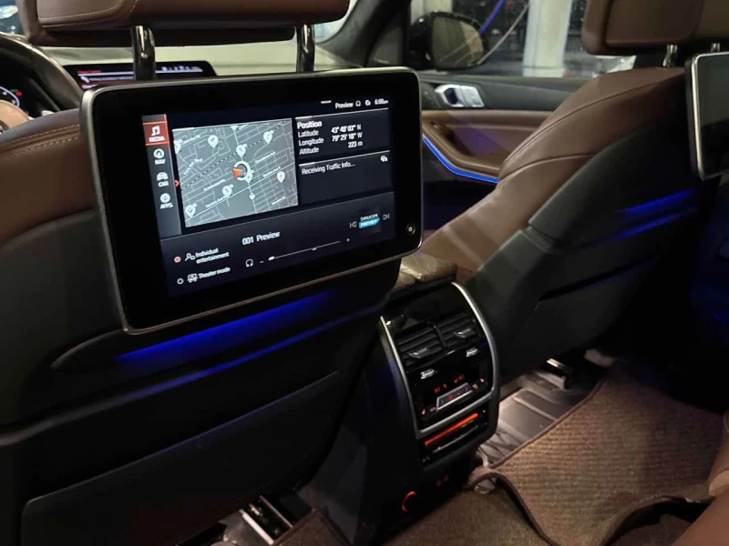 BMW X7 M50i/Dynamic Handling Pack/360/DIS/PANO/ЕКРАНИ, снимка 9 - Автомобили и джипове - 53577418