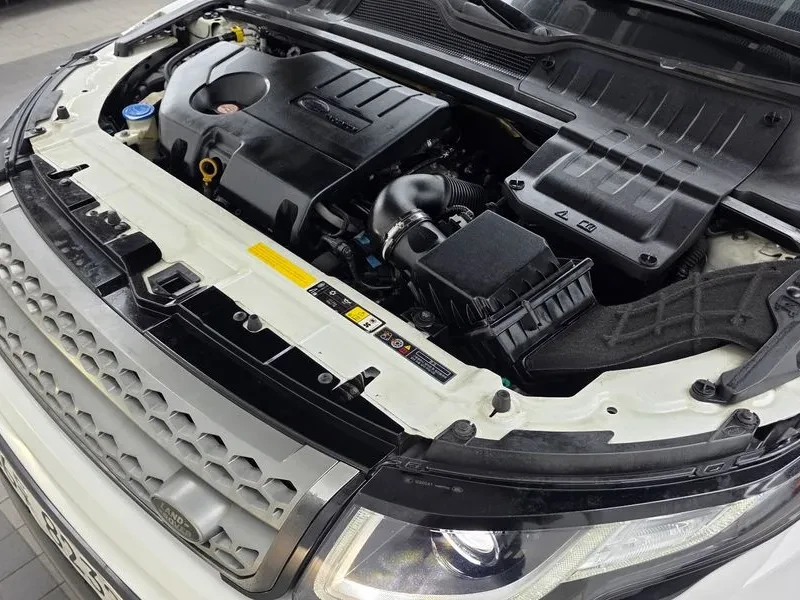 Land Rover Range Rover Evoque 2.0 Td4 Se/ПАНОРАМА/ПОДГРЕВ/НАВИГАЦИЯ/КАМЕРА/, снимка 6 - Автомобили и джипове - 56734956