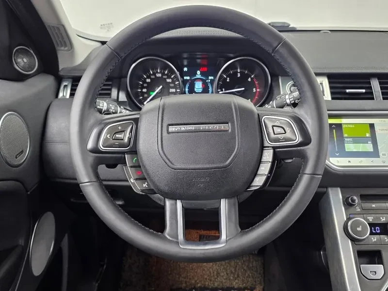 Land Rover Range Rover Evoque 2.0 Td4 Se/ПАНОРАМА/ПОДГРЕВ/НАВИГАЦИЯ/КАМЕРА/, снимка 13 - Автомобили и джипове - 56734956
