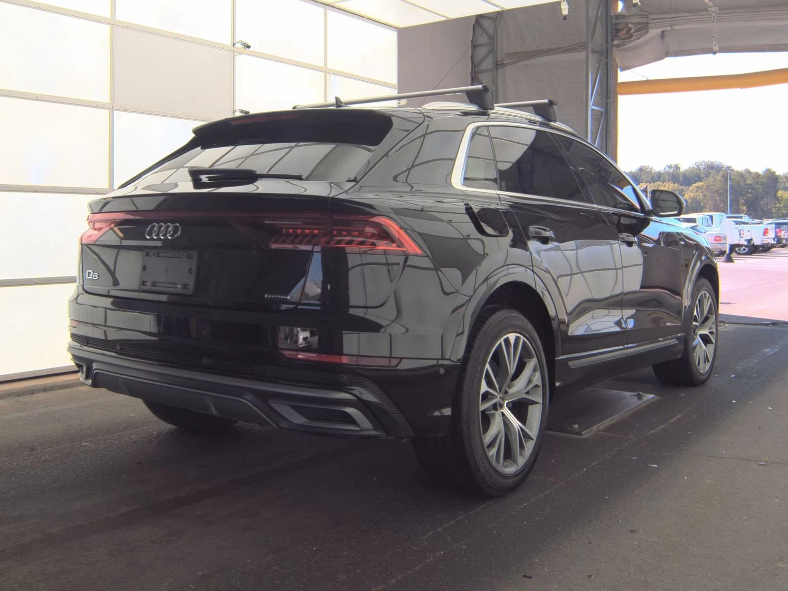 Audi Q8 PREMIUM PLUS ФИКСИРАНА ЦЕНА! B&O/DIGITAL/ОБДУХВАНЕ - изображение 6