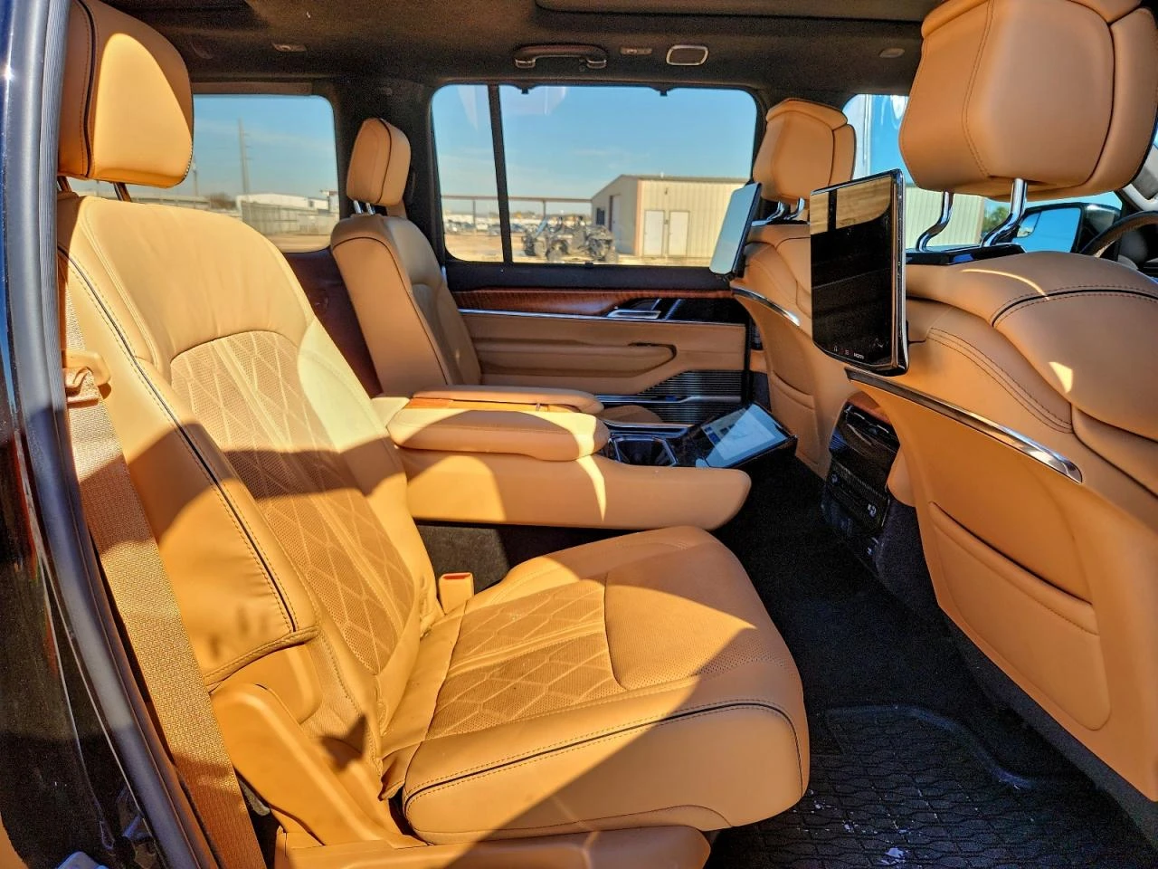 Jeep Grand Wagoneer SERIES III 6.4L V8 | Mobile.bg   11