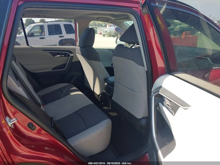 Toyota Rav4 2.5l Xle, снимка 8 - Автомобили и джипове - 53902158