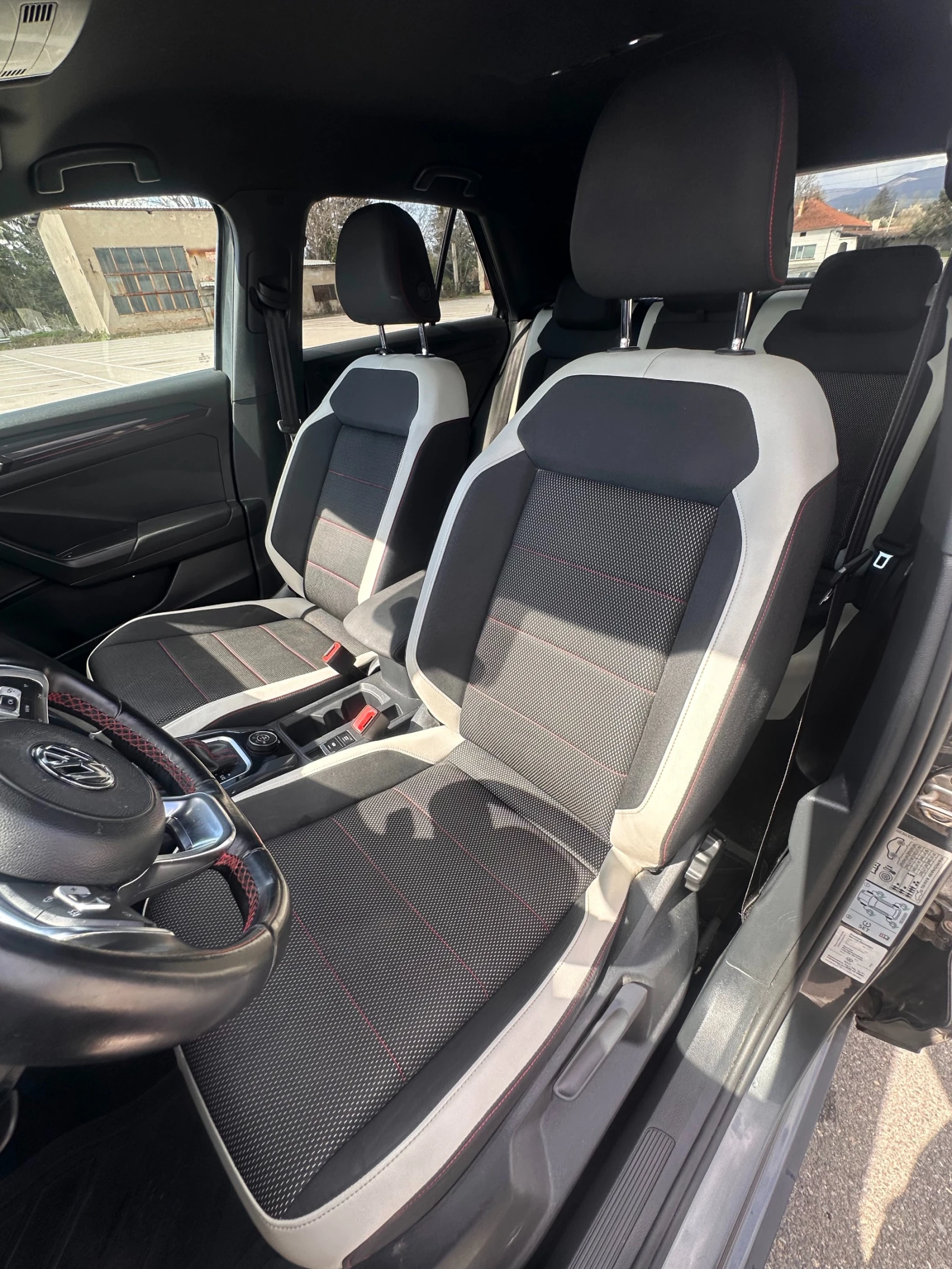 VW T-Roc 2.0 TDI-150 4X4 DSG-DIGITAL, снимка 15 - Автомобили и джипове - 54106301