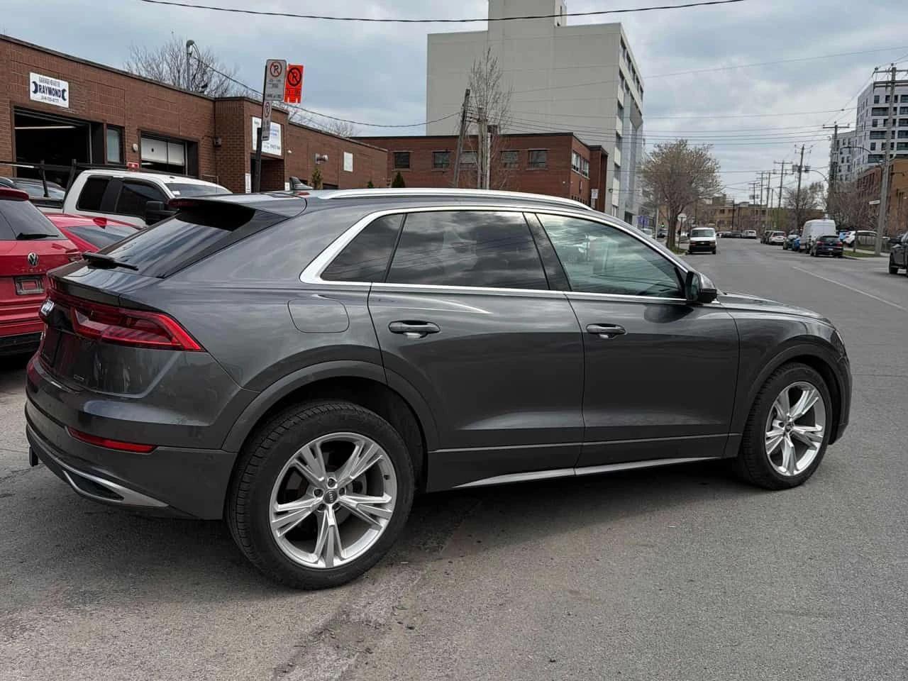 Audi Q8 Technik  CARFAX, снимка 4 - Автомобили и джипове - 54369963