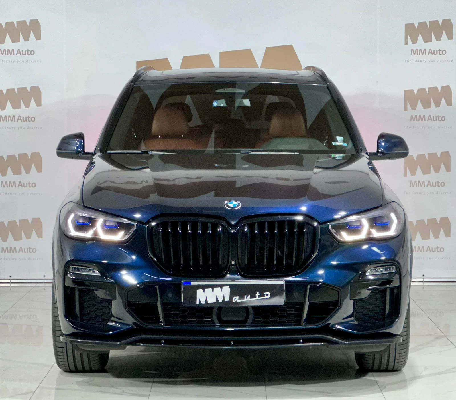 BMW X5 40i xDrive* M-Sport* HuD* Camera* Pano Laser, снимка 4 - Автомобили и джипове - 54631164