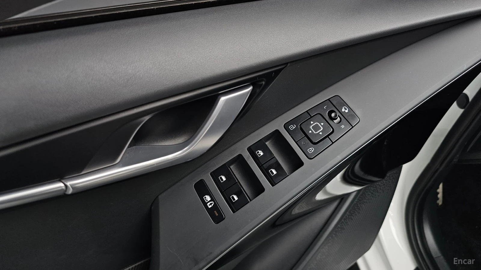 Kia Niro HYBRID* SIGNATURE* ПОДГРЕВ* ОБДУХВАНЕ* КОЖА* КАМЕР, снимка 16 - Автомобили и джипове - 55465808