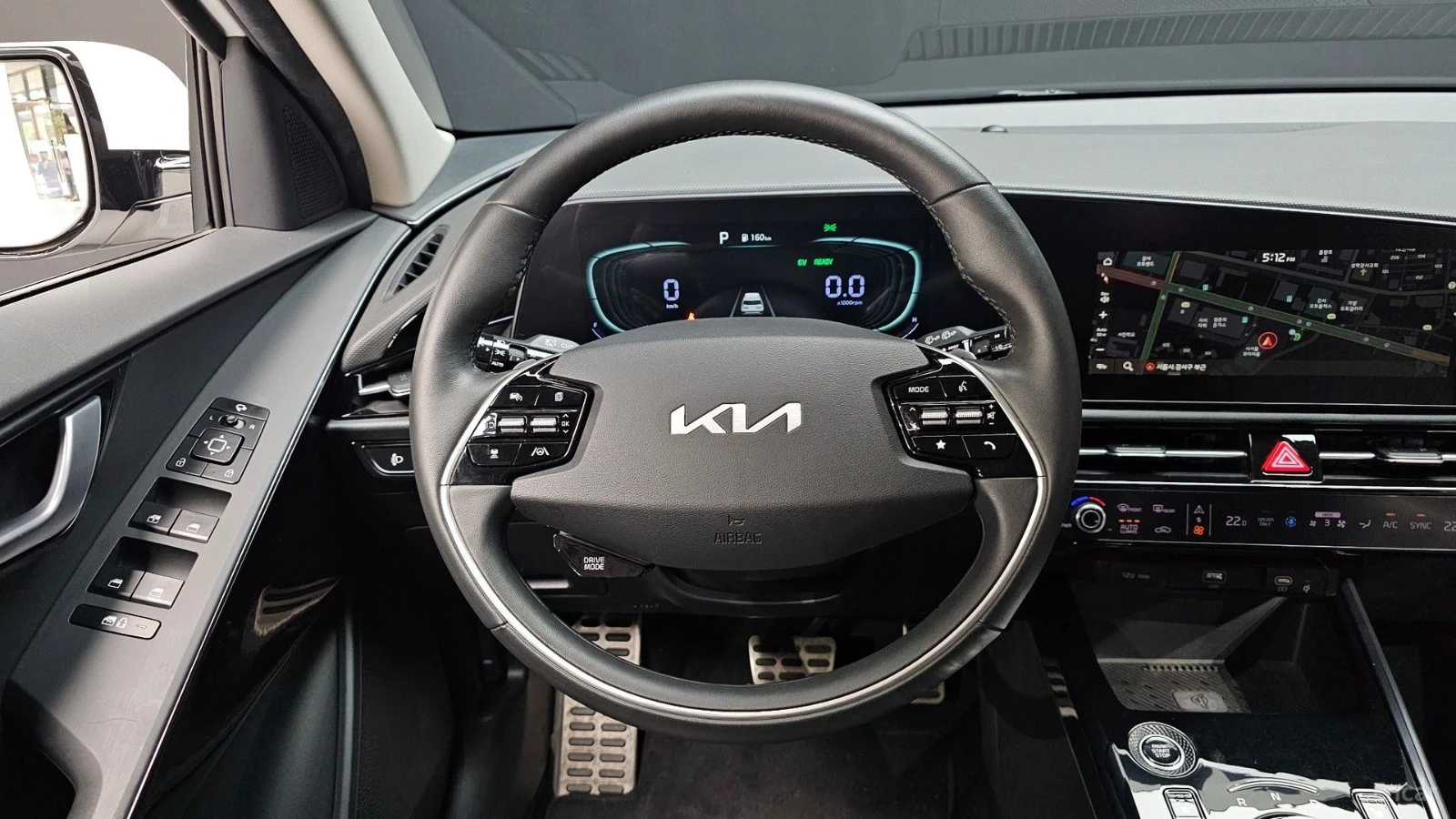 Kia Niro HYBRID* SIGNATURE* ПОДГРЕВ* ОБДУХВАНЕ* КОЖА* КАМЕР, снимка 12 - Автомобили и джипове - 55465808