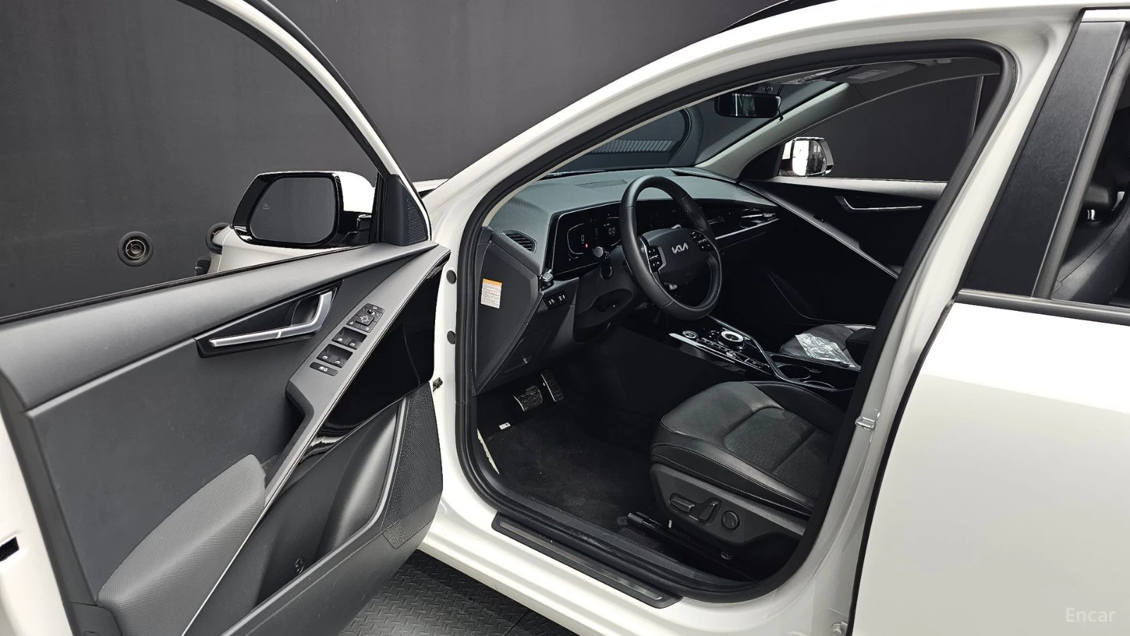 Kia Niro HYBRID* SIGNATURE* ПОДГРЕВ* ОБДУХВАНЕ* КОЖА* КАМЕР, снимка 9 - Автомобили и джипове - 55465808