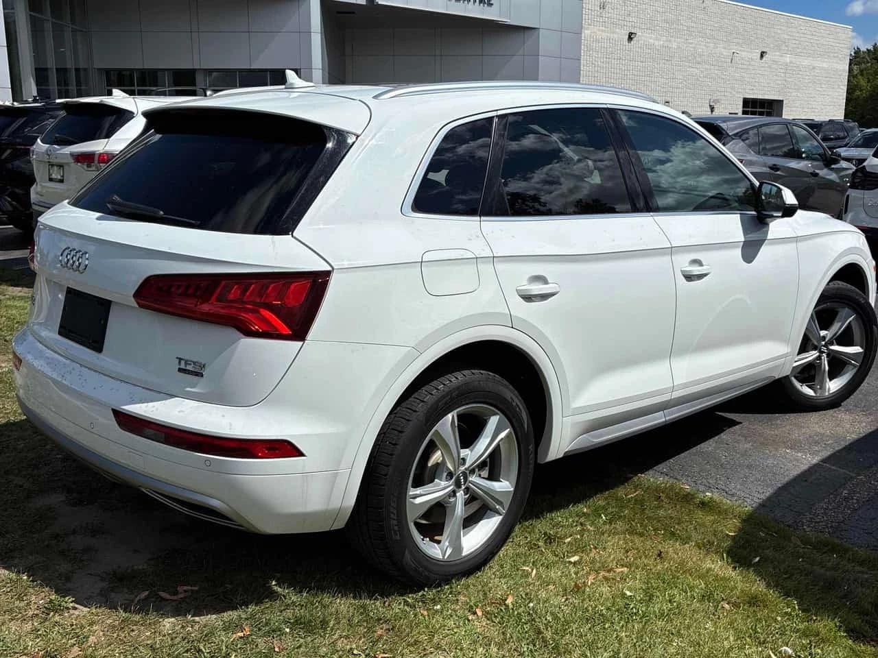 Audi Q5 * Progressiv * CARFAX * БЕЗ ПЪРВОНАЧАЛНА ВНОСКА, снимка 3 - Автомобили и джипове - 55784435