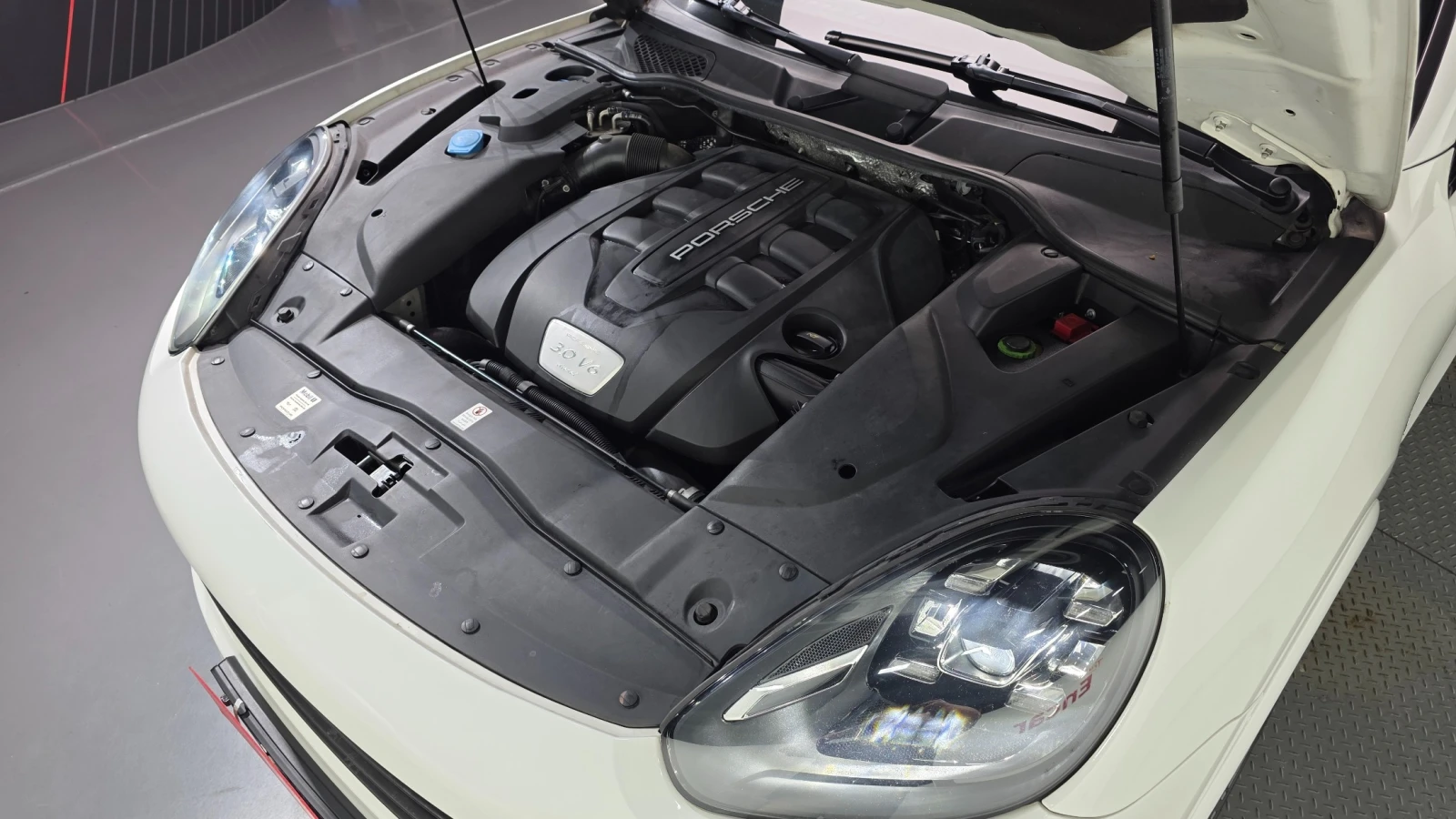 Porsche Cayenne 3.0 V6 Turbo Diesel, снимка 5 - Автомобили и джипове - 55799160