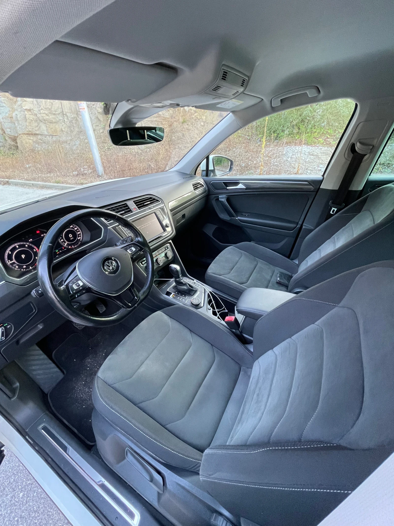 VW Tiguan 2.0 TDI, снимка 6 - Автомобили и джипове - 55904336