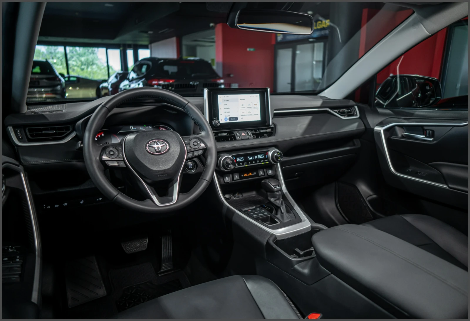 Toyota Rav4 XLE* AWD, снимка 10 - Автомобили и джипове - 55992573