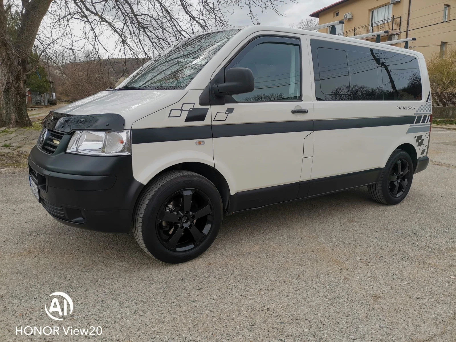 VW Caravelle 1.9 - 102кс | Auto.bg — изображение 1