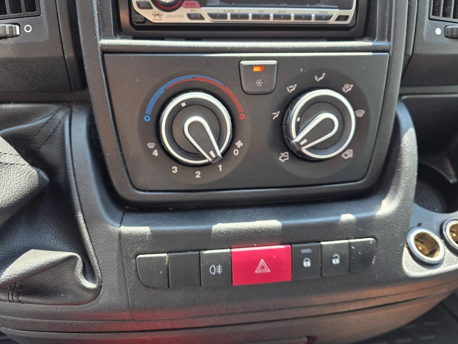 Citroen Jumper 2.2 TDI, снимка 11 - Бусове и автобуси - 55884778