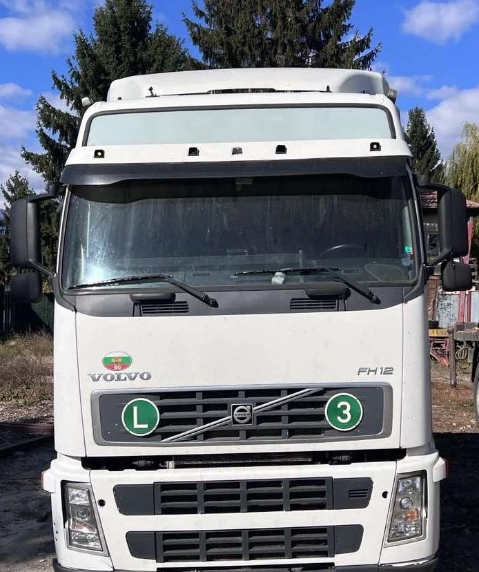 Volvo F12 Влекач, снимка 1 - Камиони - 48413940