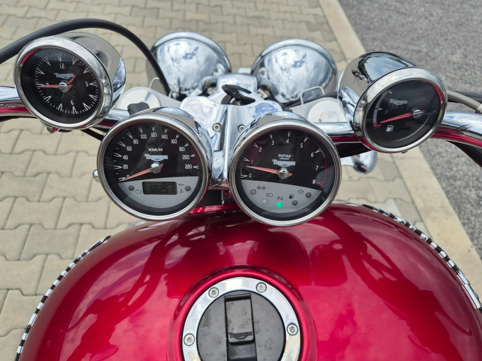 Triumph Rocket III КУФАРИ СИСИ БАР ТОП СЪСТОЯНИЕ, снимка 11 - Мотоциклети и мототехника - 54632494