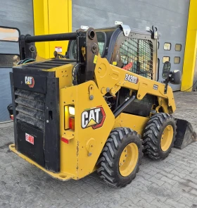 Мини челни товарачи Cat 242D3, снимка 4