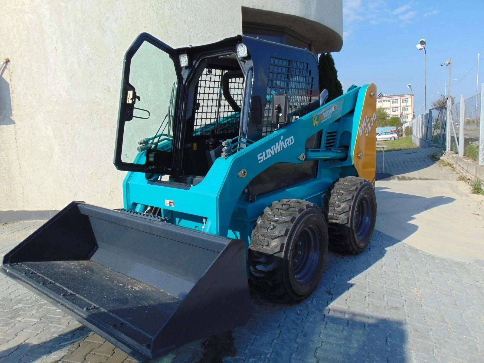 Мини челни товарачи Sunward SWL3230 - изображение 6