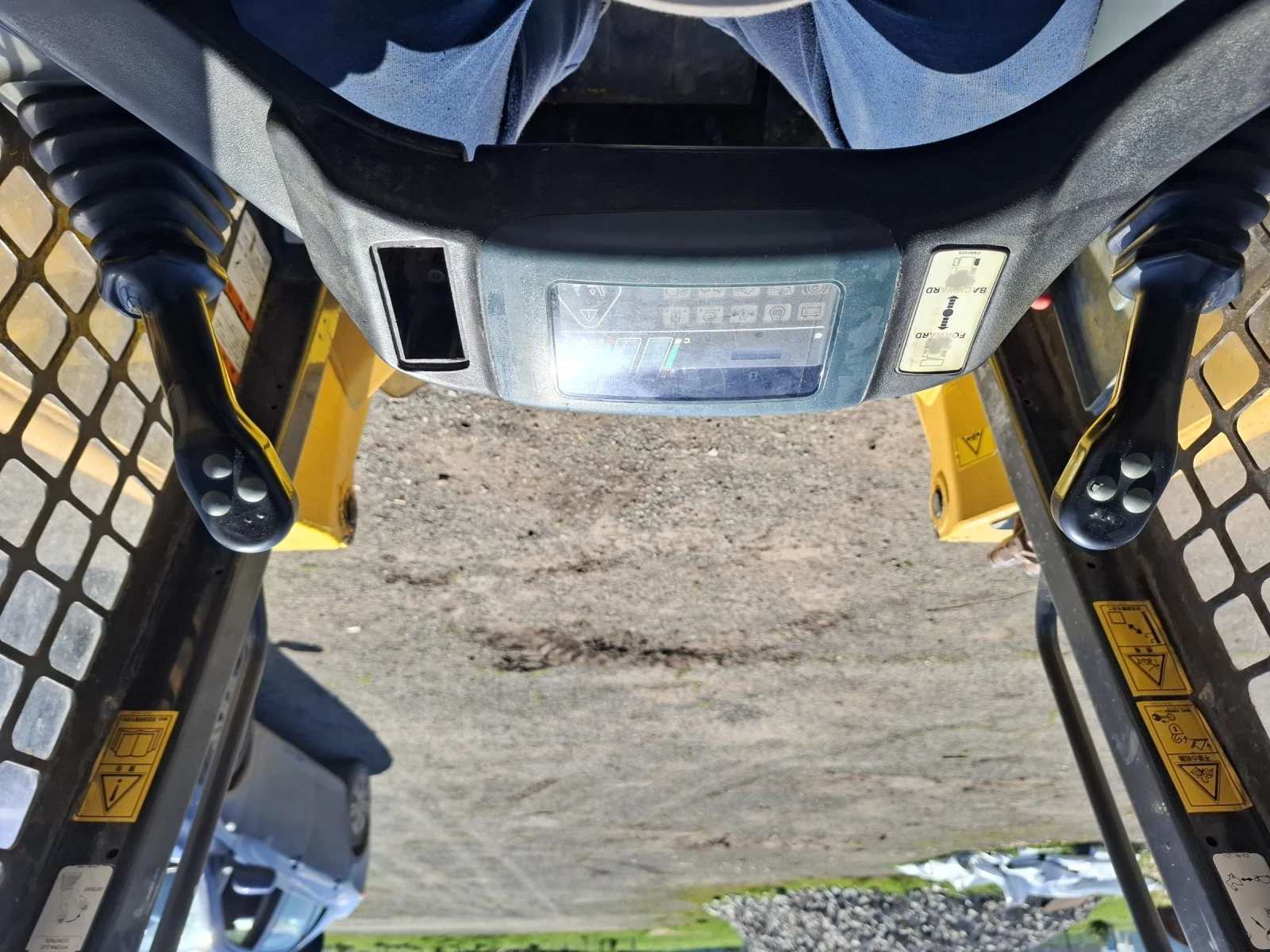 Мини челни товарачи Komatsu Sk714 , снимка 11 - Индустриална техника - 54118017