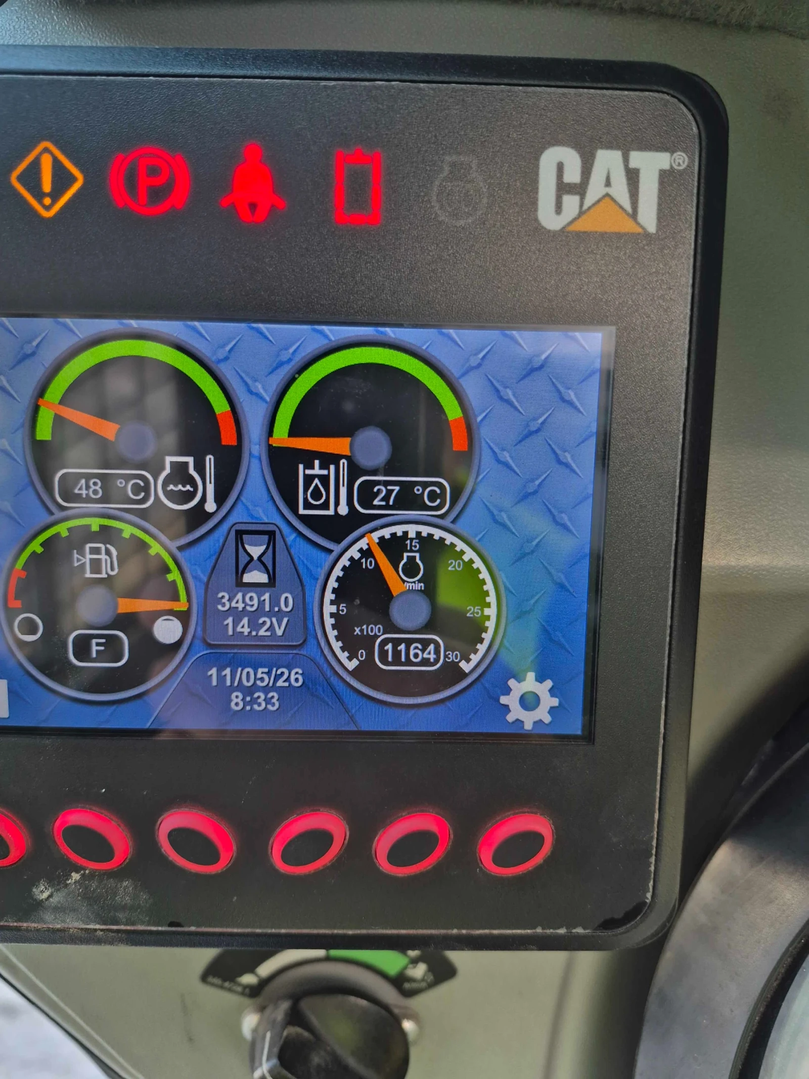 Мини челни товарачи Cat 242D3, снимка 8 - Индустриална техника - 54540547