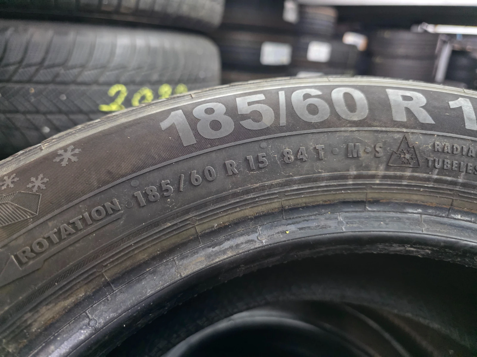 Гуми Зимни 185/60R15, снимка 9 - Гуми и джанти - 54000408