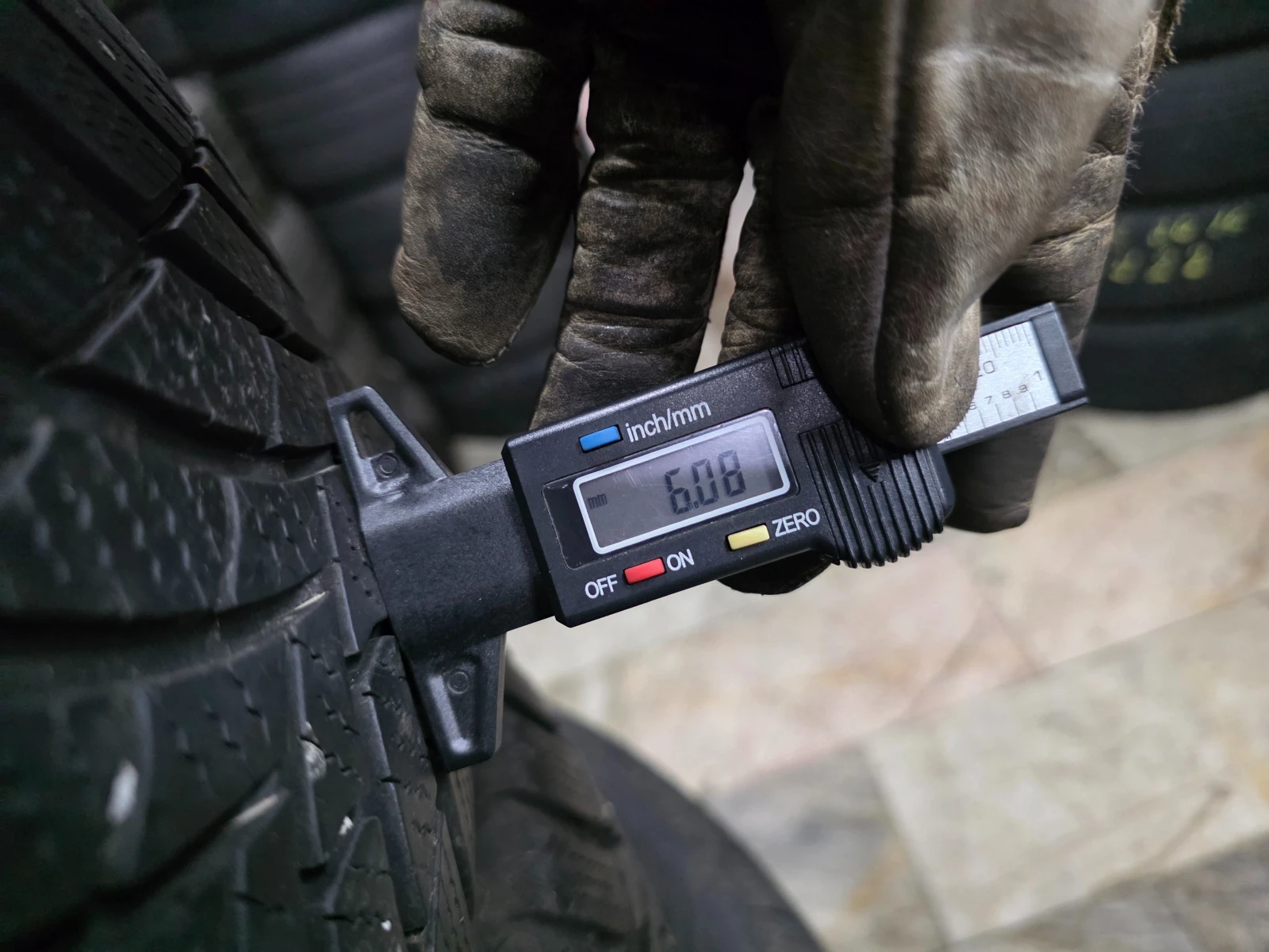 Гуми Зимни 185/60R15, снимка 7 - Гуми и джанти - 54000408