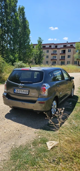 Toyota Corolla verso кожен салон и 7 места., снимка 15