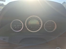 Mercedes-Benz C 220, снимка 11