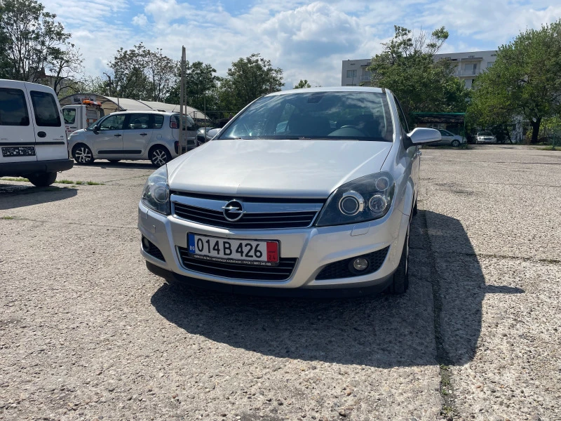 Opel Astra 1.6 бензин 115кс КАТО НОВА, снимка 1 - Автомобили и джипове - 45339144