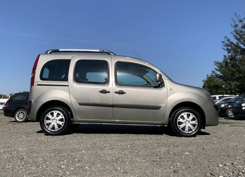 Renault Kangoo Family Restyling 1.5dCi(86к.с) 4 + 1 места, снимка 4 - Автомобили и джипове - 47353141