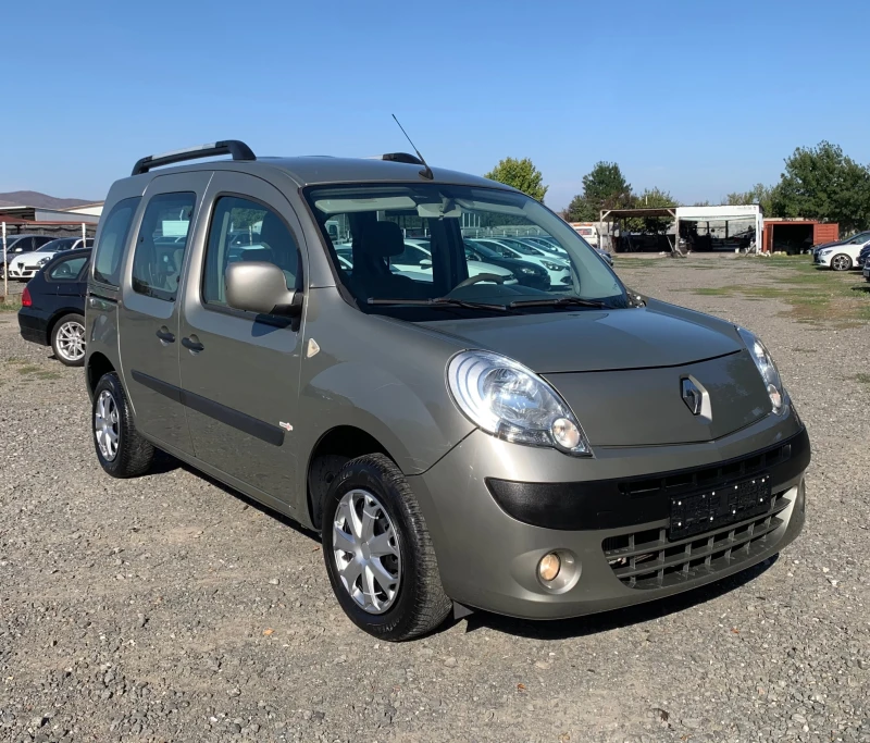 Renault Kangoo Family Restyling 1.5dCi(86к.с) 4 + 1 места, снимка 3 - Автомобили и джипове - 47353141