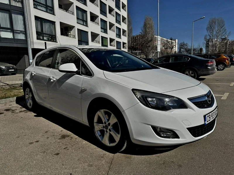 Opel Astra 2.0CDTI/Автоматик!/Обслужена!, снимка 3 - Автомобили и джипове - 49414219