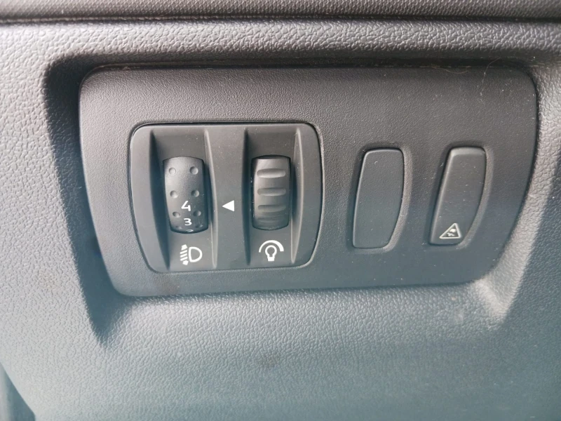 Renault Clio 1.2 16V 111000km, снимка 13 - Автомобили и джипове - 49680707