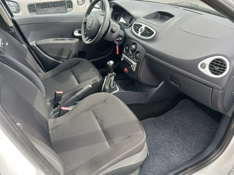 Renault Clio 1.2 16V 111000km, снимка 9 - Автомобили и джипове - 49680707