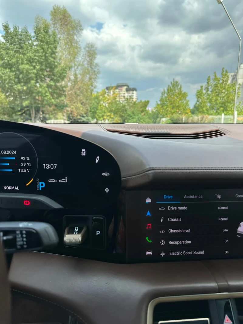 Porsche Taycan Performance Carbon Гаранционен Масаж, снимка 10 - Автомобили и джипове - 52389955