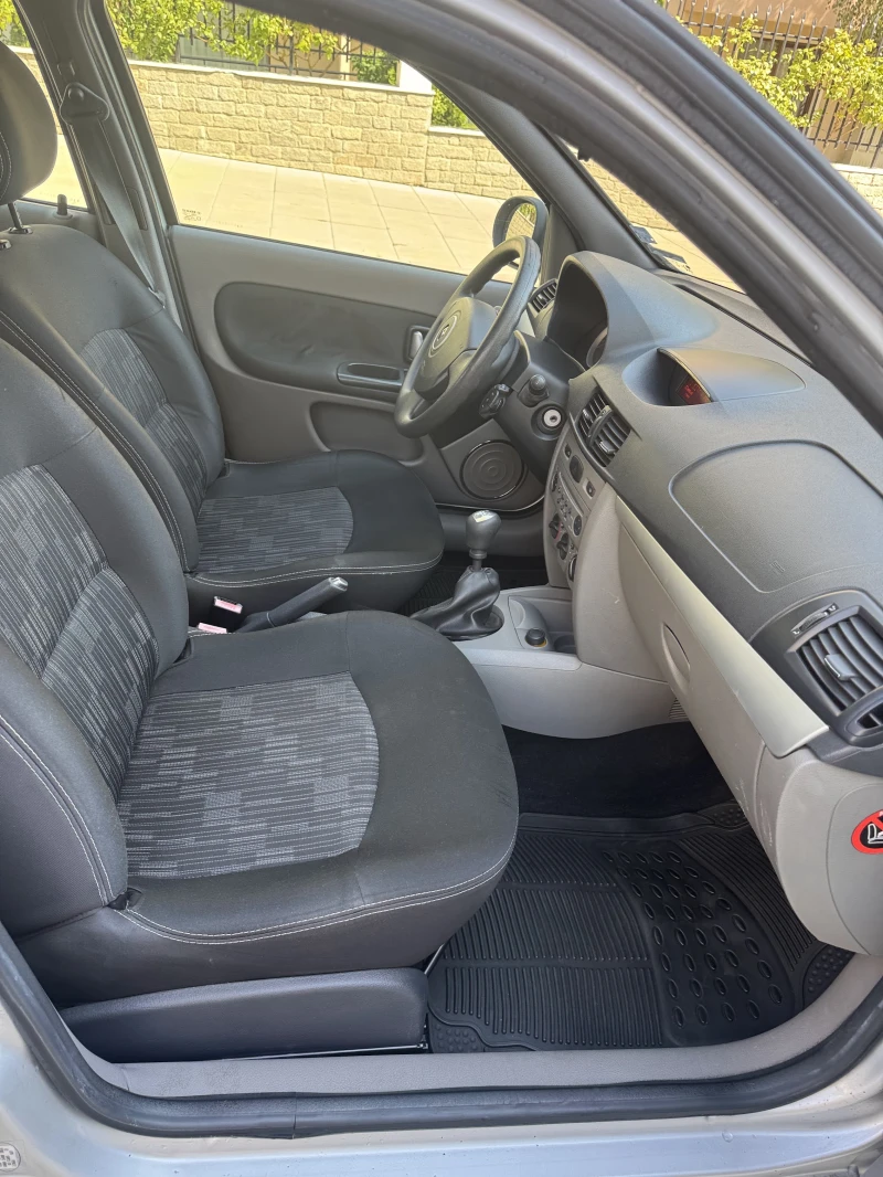 Renault Symbol 1, 6 I, снимка 15 - Автомобили и джипове - 51702303