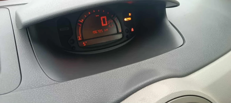 Renault Modus 1.4, снимка 9 - Автомобили и джипове - 51896528