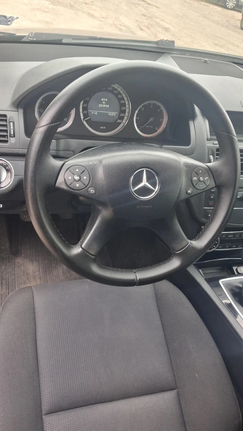 Mercedes-Benz C 200, снимка 10 - Автомобили и джипове - 52450010