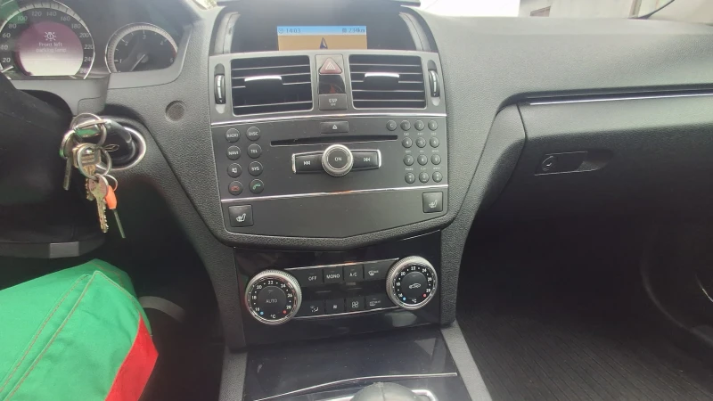 Mercedes-Benz C 200, снимка 7 - Автомобили и джипове - 52450010