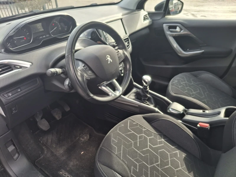 Peugeot 2008 1.2i* TOP* faceLift* * 105.xkm EURO6, снимка 16 - Автомобили и джипове - 53358526