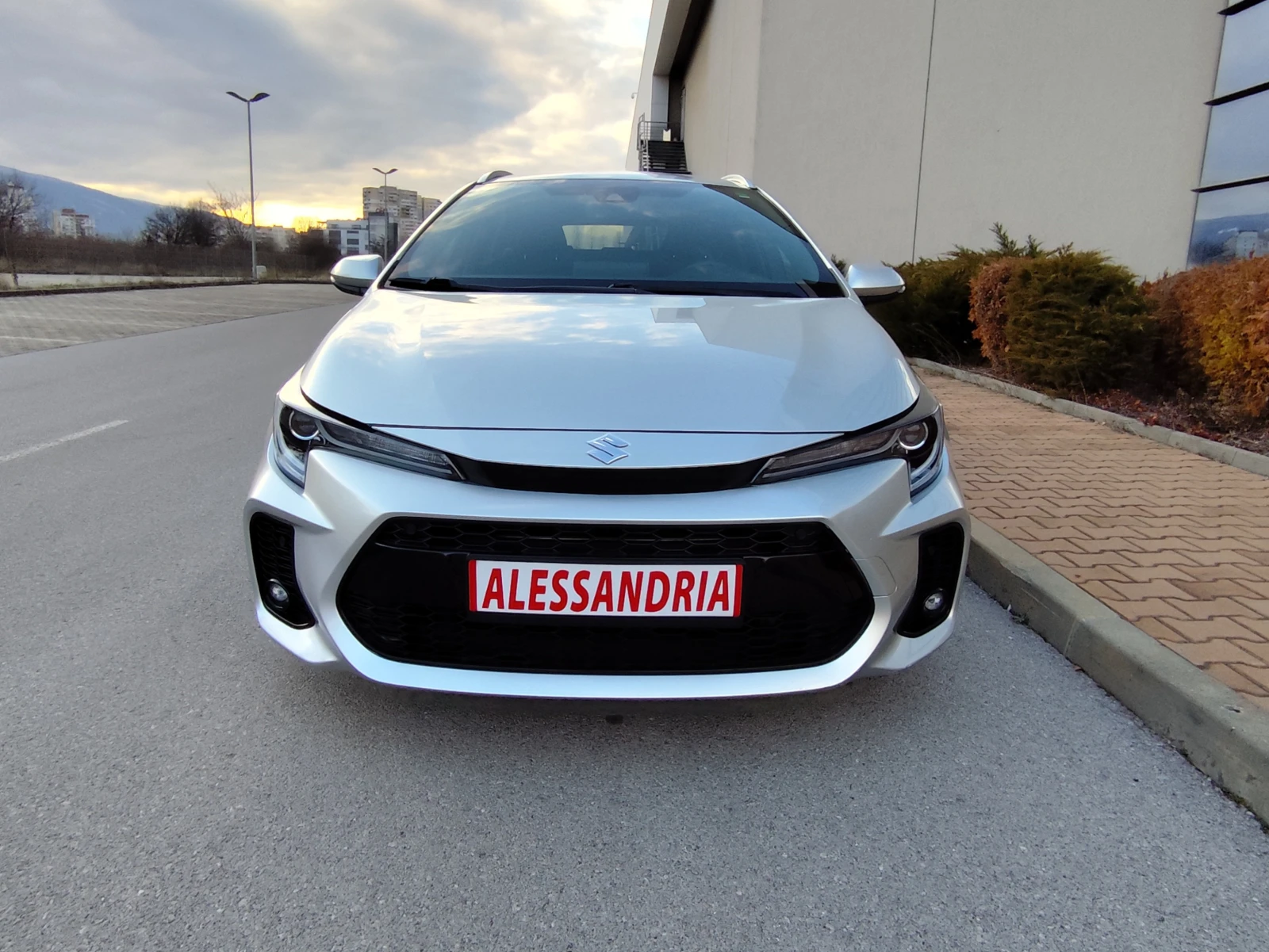 Suzuki Swace 1, 8 HYBRID  | Mobile.bg   16