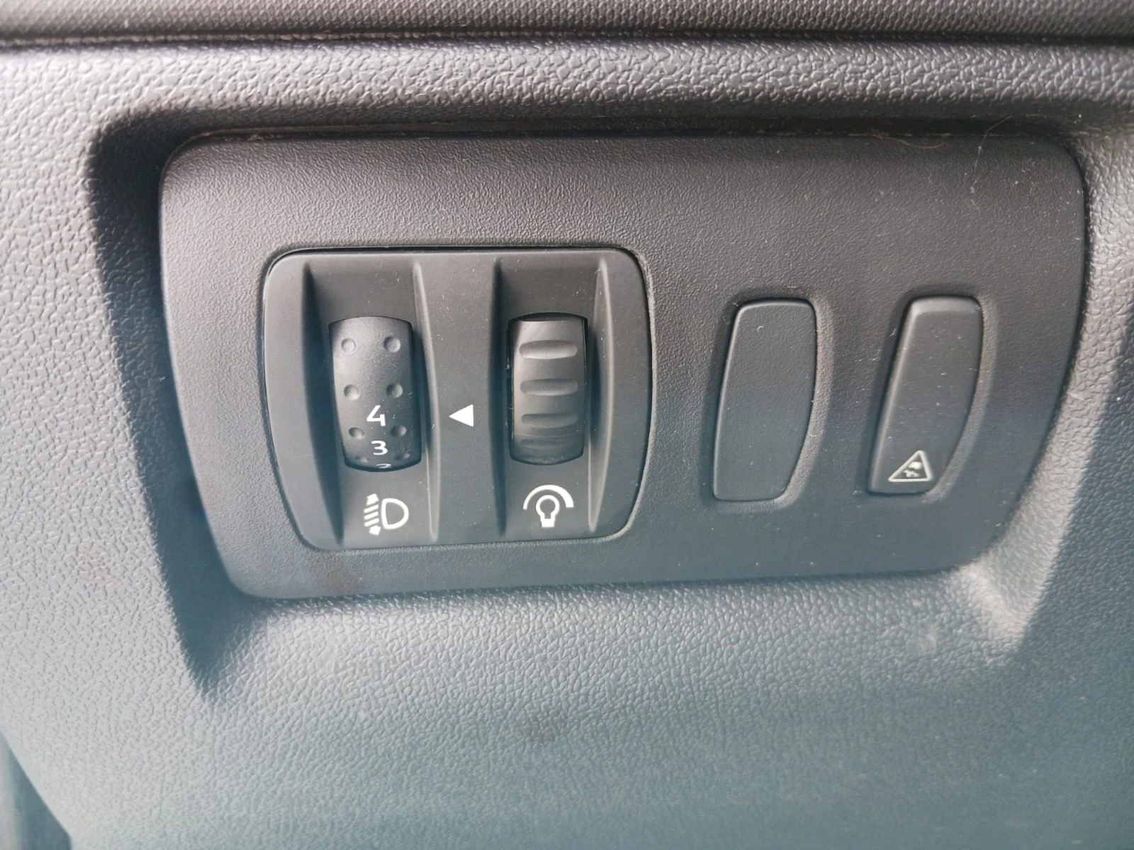 Renault Clio 1.2 16V 111000km | Mobile.bg — изображение 13