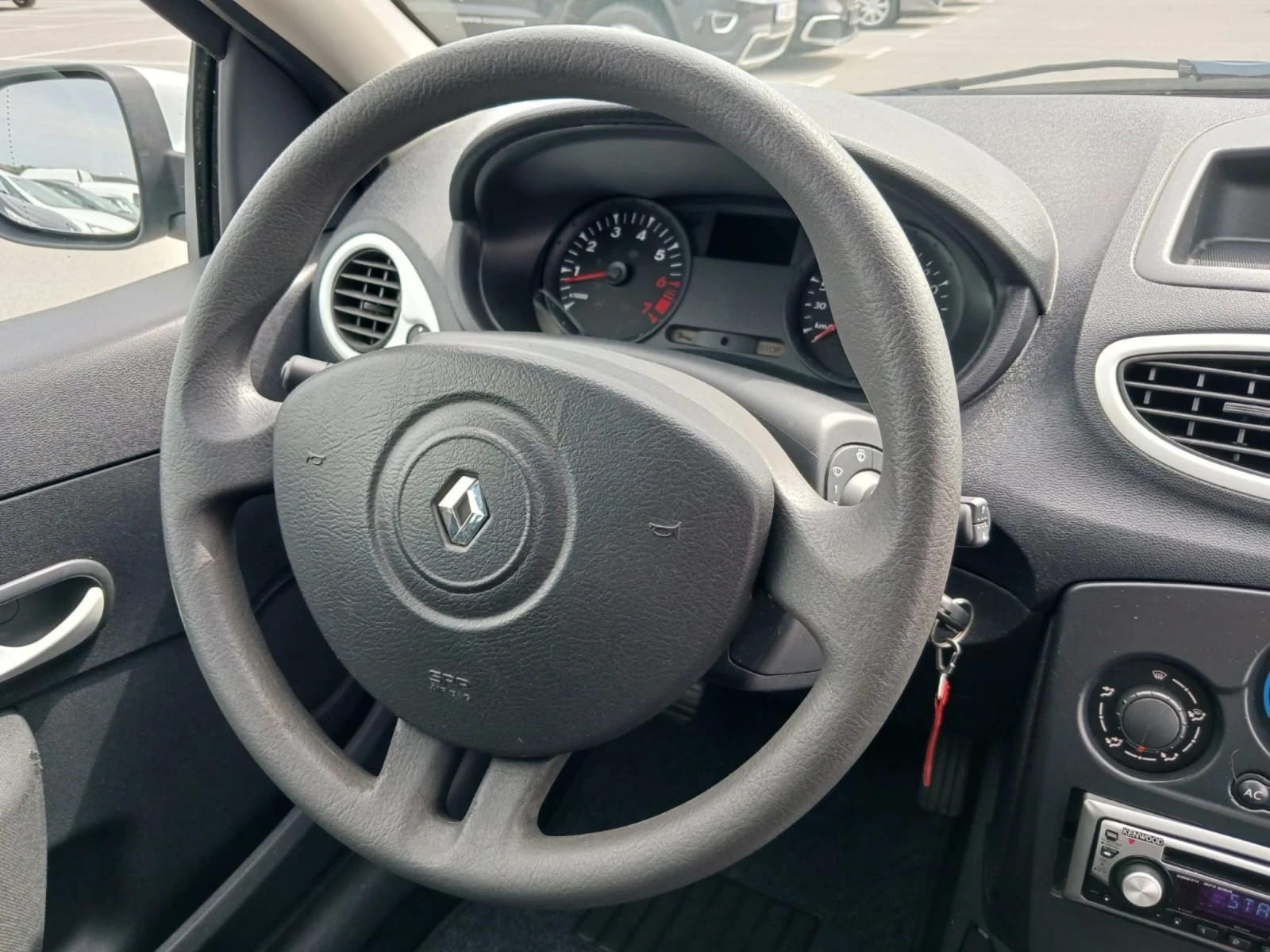 Renault Clio 1.2 16V 111000km | Mobile.bg — изображение 12