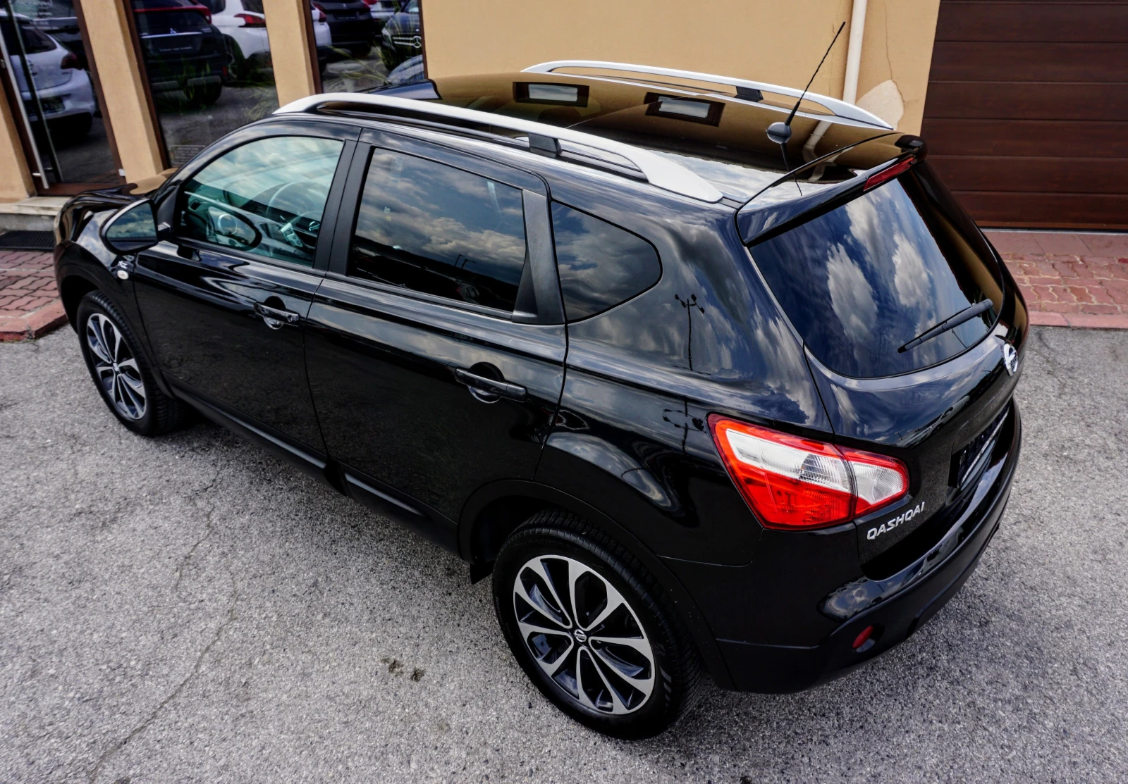 Nissan Qashqai 1.6i GPL 16V N-TEC - изображение 4