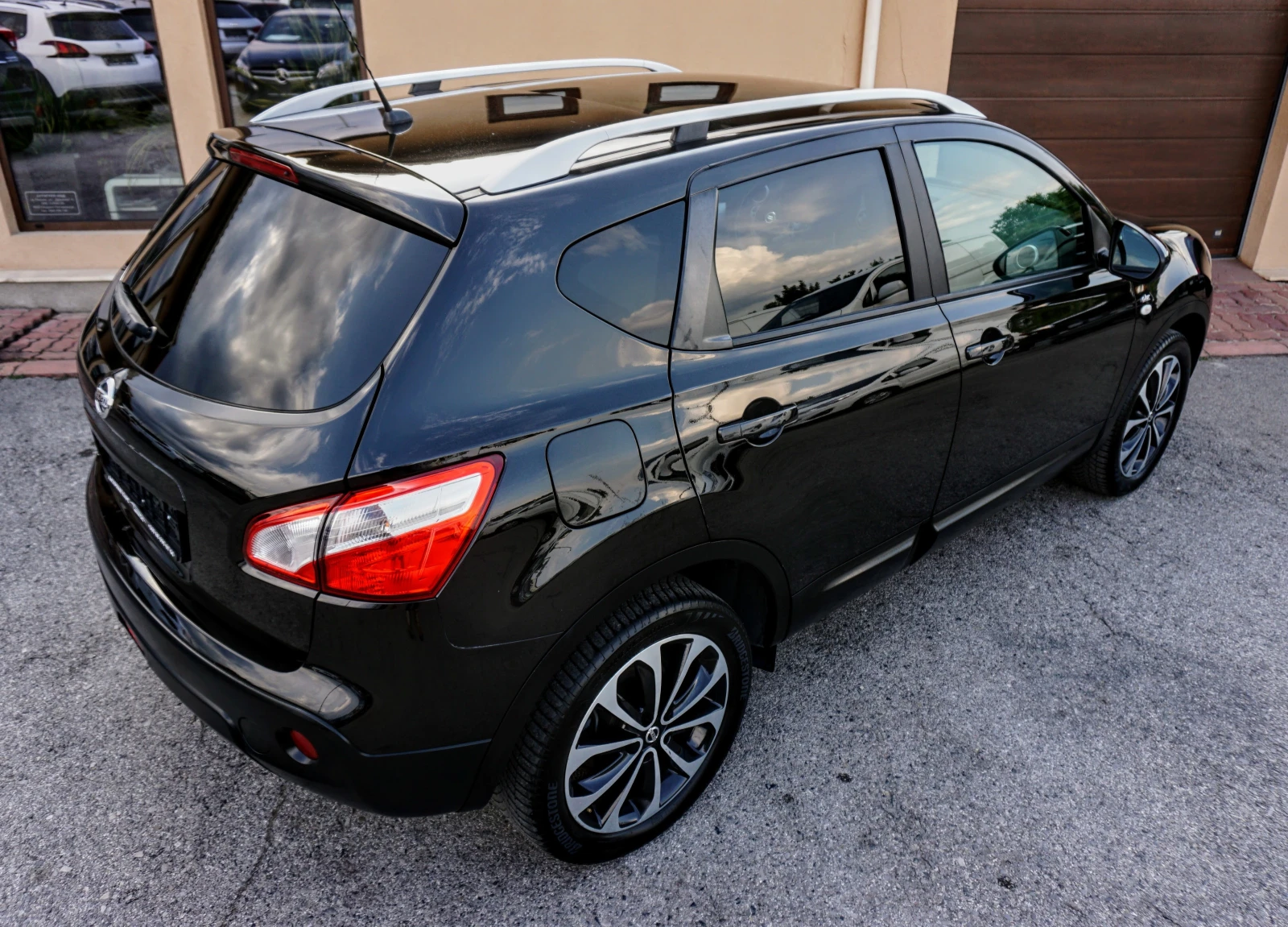 Nissan Qashqai 1.6i GPL 16V N-TEC - изображение 3
