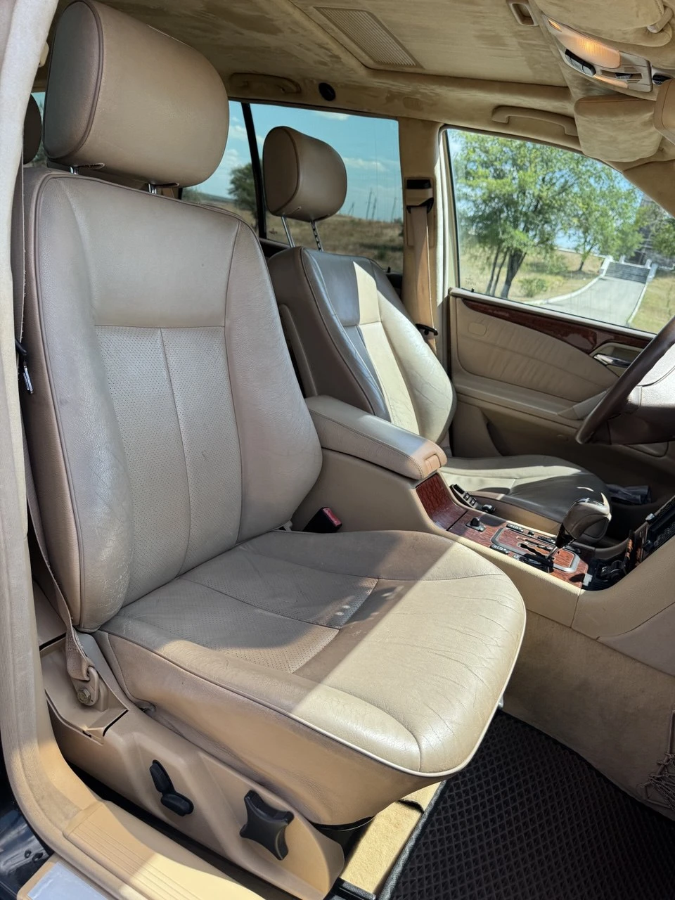 Mercedes-Benz E 320  - изображение 9